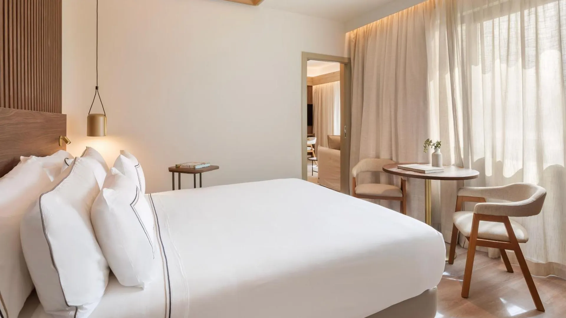 Melia Granada Hotel 4*,