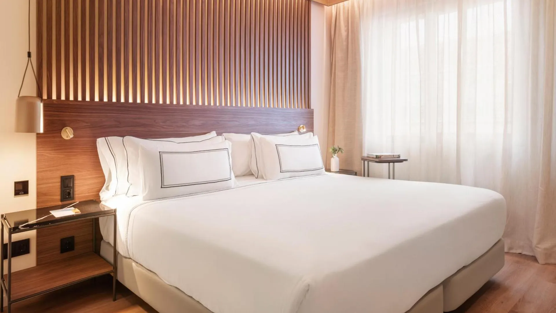 Melia Granada Hotel 4*,