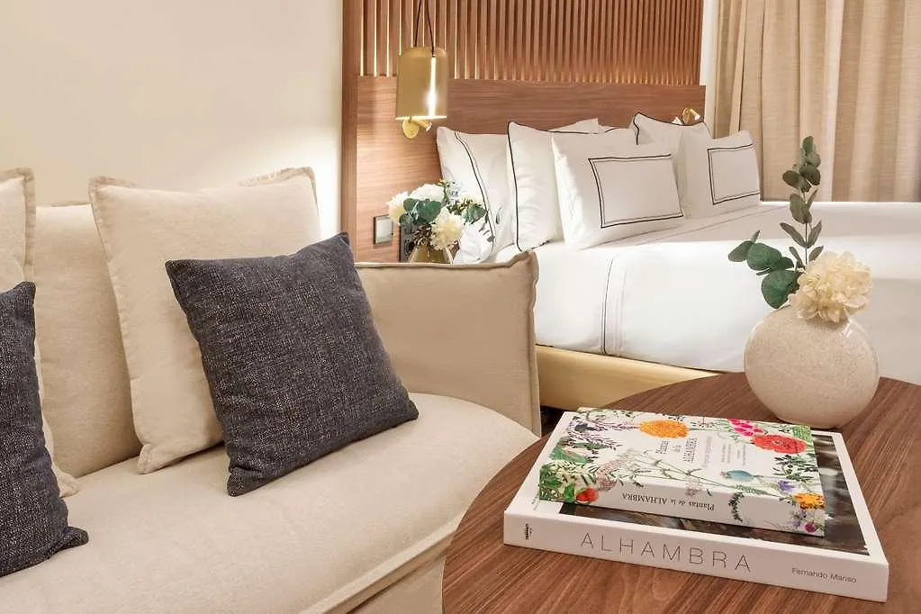 Melia Granada Hotel 4*,
